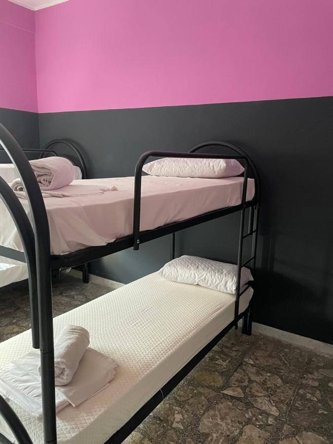 Alexander Hostel เนเปิลส์ ภายนอก รูปภาพ