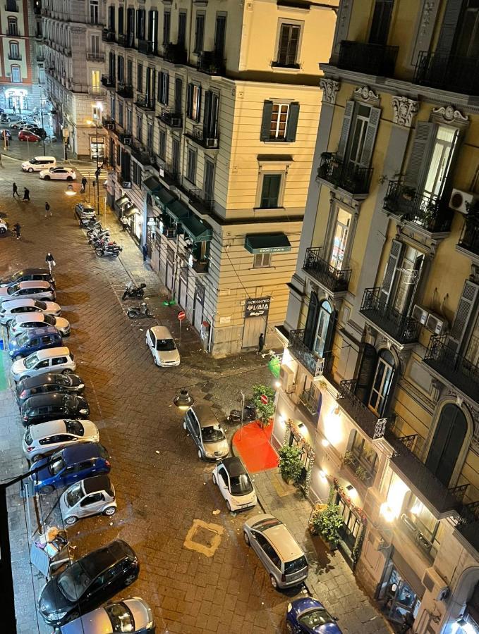 Alexander Hostel เนเปิลส์ ภายนอก รูปภาพ